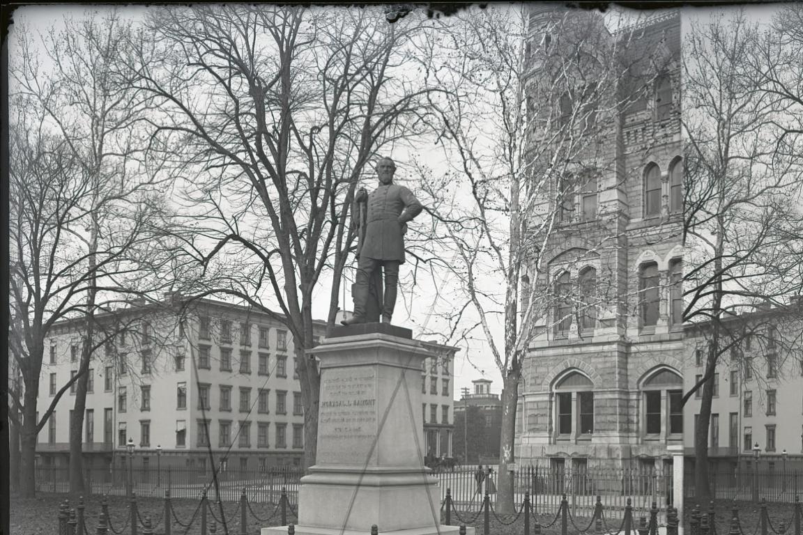 Statue of Thomas Jackson Standing