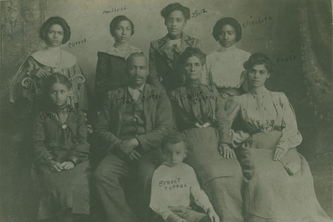 Photograph of the Cotten family