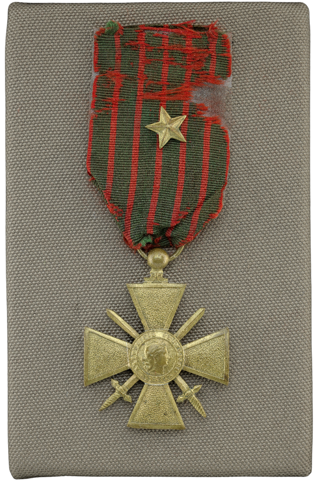 French Croix de Guerre medal issued to Cpl. Lawrence Leslie McVey, 1918